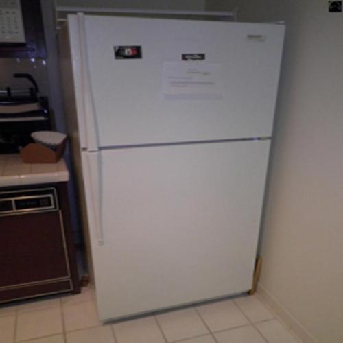 Whirlpool ST18PKXHW00 Refrigerator