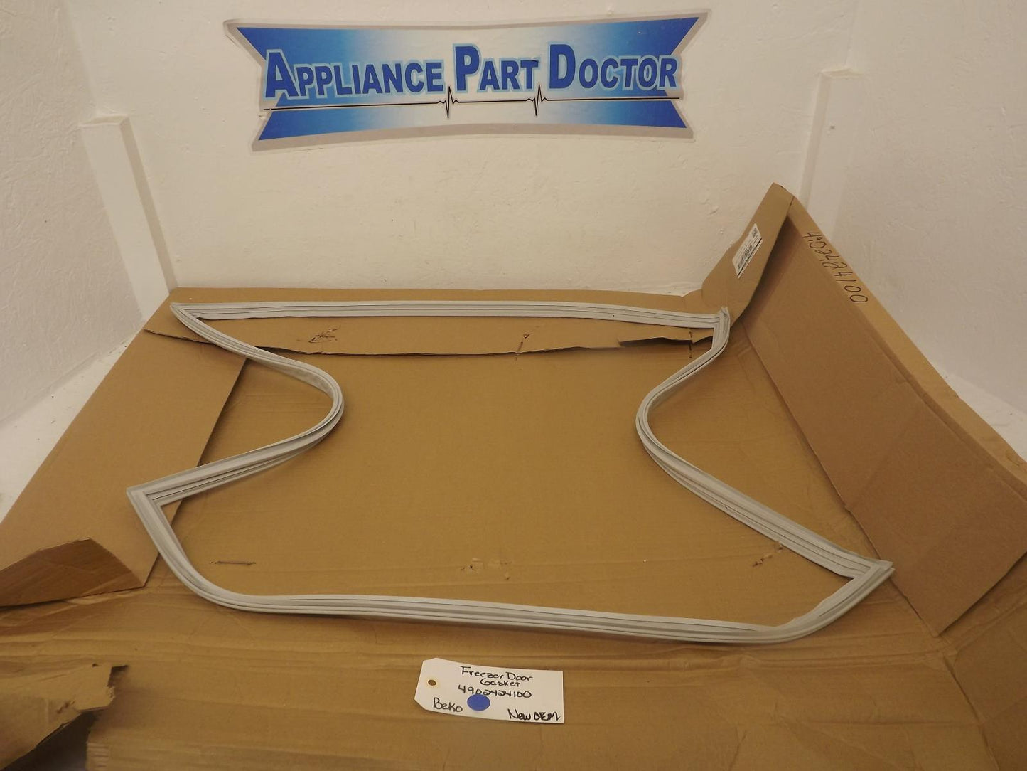 Blomberg Refrigerator Door Gasket Assembly - 4902424100