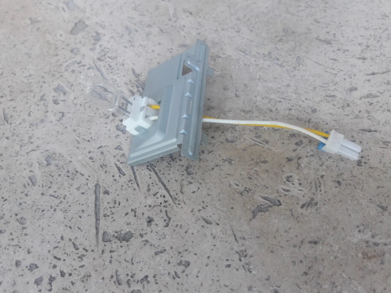 Samsung Assembly Holder-Halogen - DE94-02742A