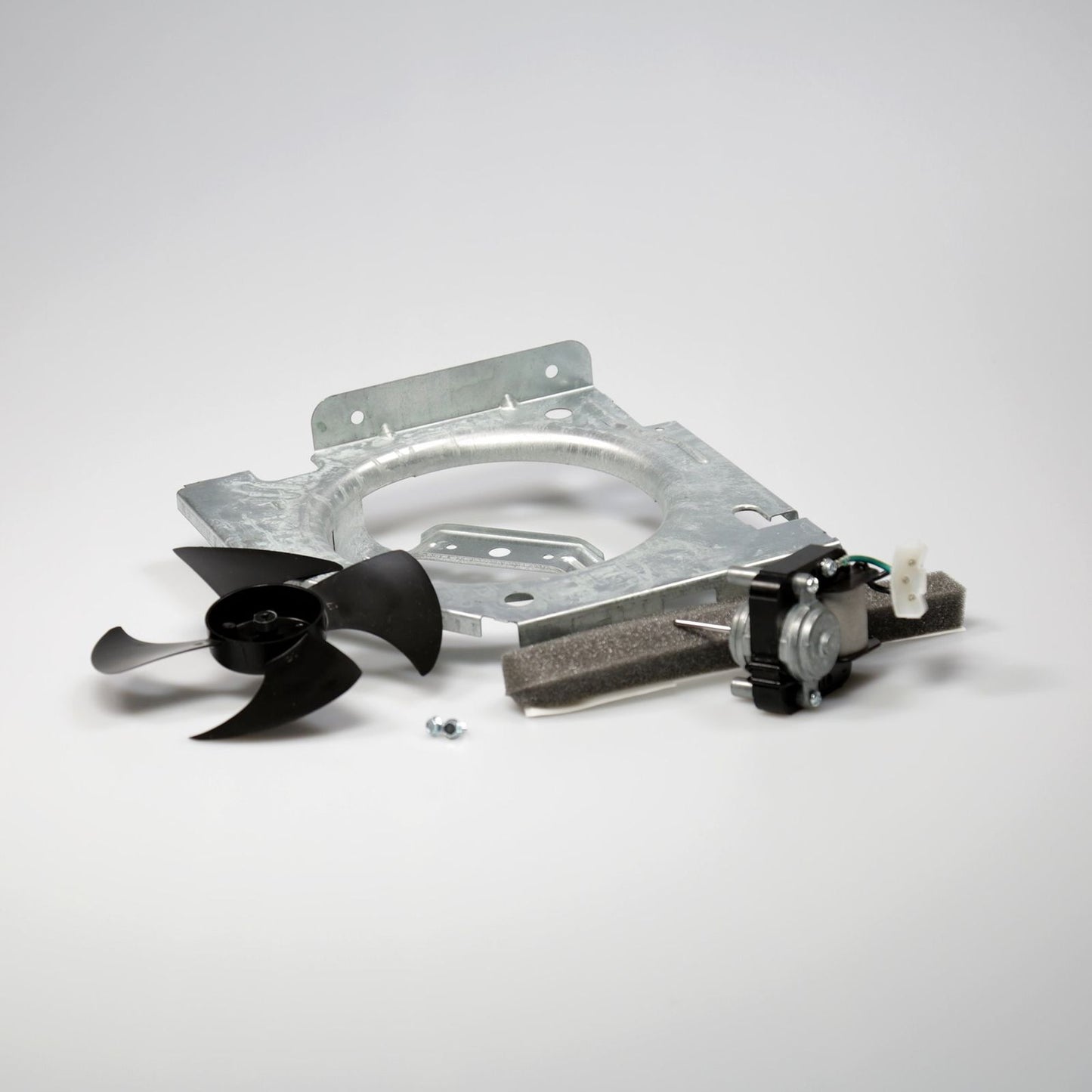 Frigidaire FGHT1834KQ0 Fan/Shroud Assembly